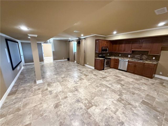 1427 Young Circle, Raymore, MO 64083