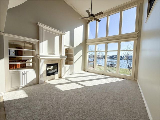 1427 Young Circle, Raymore, MO 64083