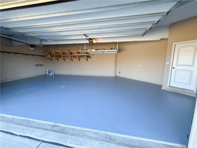 1427 Young Circle, Raymore, MO 64083