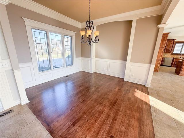 1427 Young Circle, Raymore, MO 64083