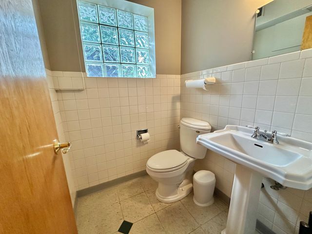 15717 Wolf Road, Orland Park, IL 60467