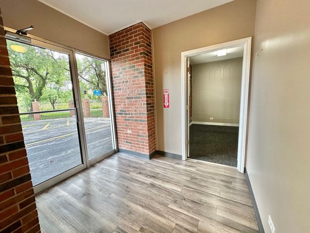 15717 Wolf Road, Orland Park, IL 60467