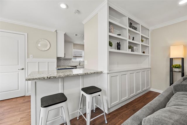 6031 Mcknight Street, Houston, TX 77035