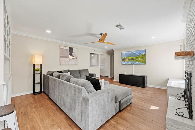 6031 Mcknight Street, Houston, TX 77035