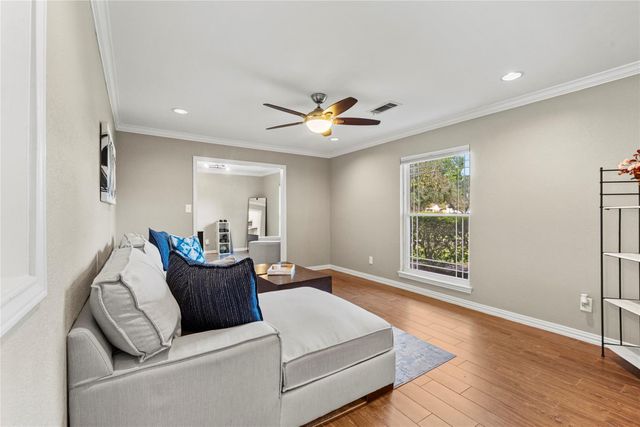 6031 Mcknight Street, Houston, TX 77035