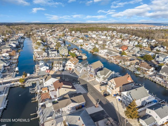 7 Halsey Drive, Brick, NJ 08723