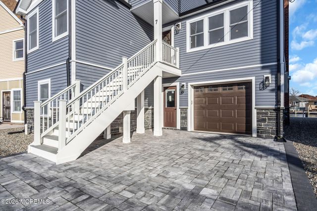 7 Halsey Drive, Brick, NJ 08723