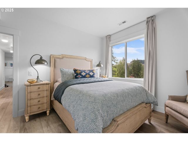 50322 briarwood Ct, Scappoose, OR 97056