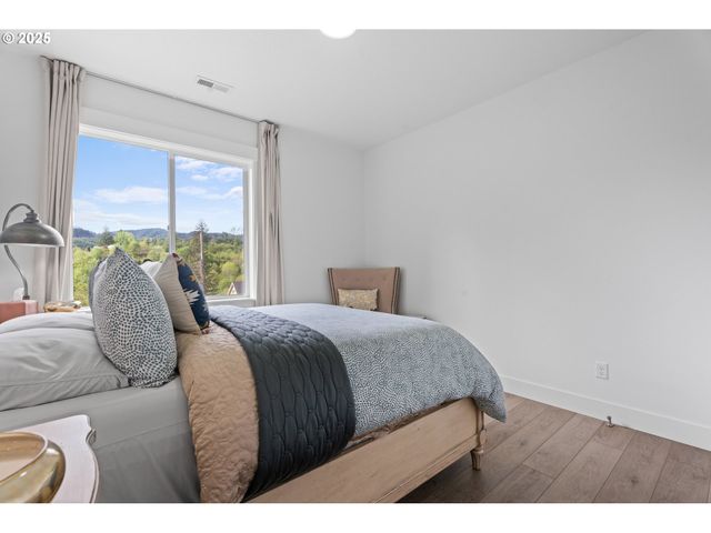 50322 briarwood Ct, Scappoose, OR 97056