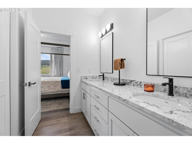 50322 briarwood Ct, Scappoose, OR 97056