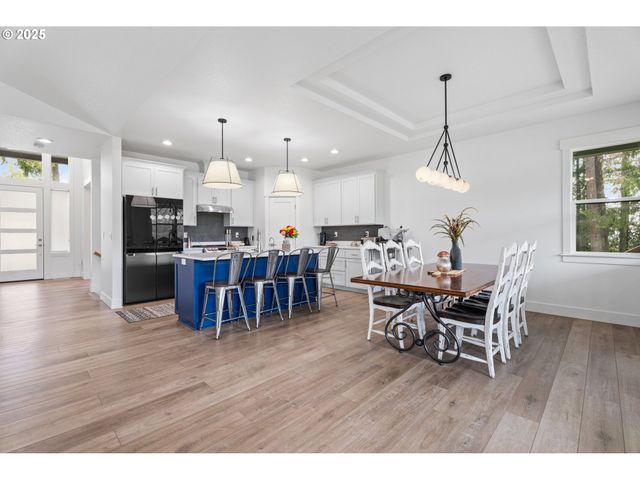 50322 briarwood Ct, Scappoose, OR 97056