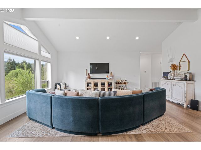 50322 briarwood Ct, Scappoose, OR 97056