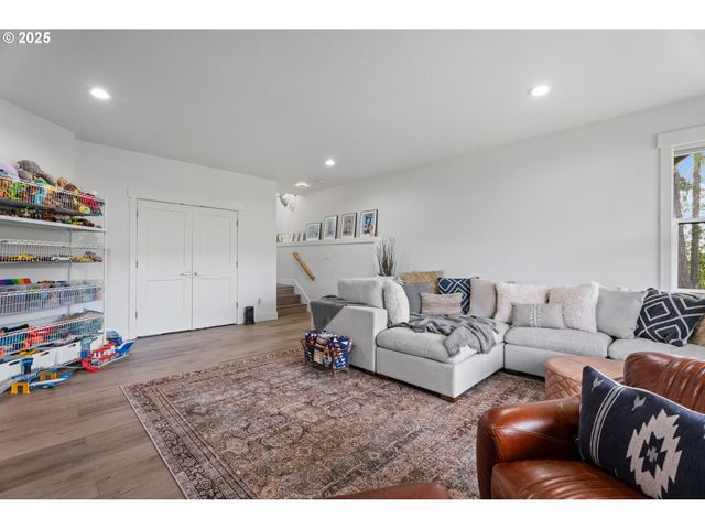 50322 briarwood Ct, Scappoose, OR 97056