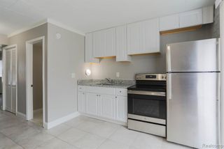 99 Floral Avenue, Mount Clemens, MI 48043