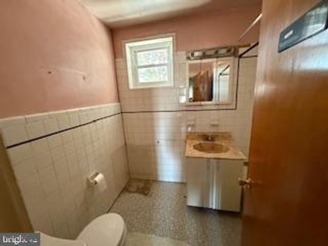 2837 SMEDLEY, Philadelphia, PA 19145