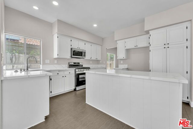 4045 Lexington Court, Palmdale, CA 93552