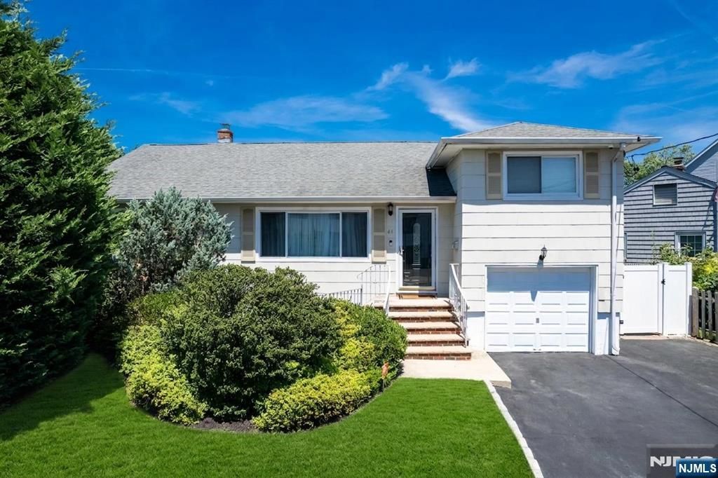 44 Lorrie Lane, Clifton, NJ 07012