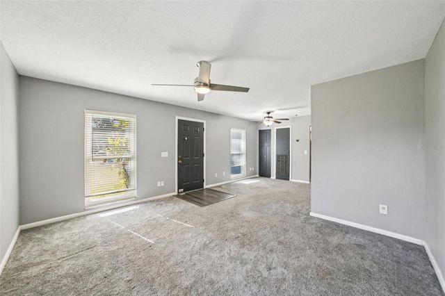 2015 RONALD CIRCLE, Seffner, FL 33584