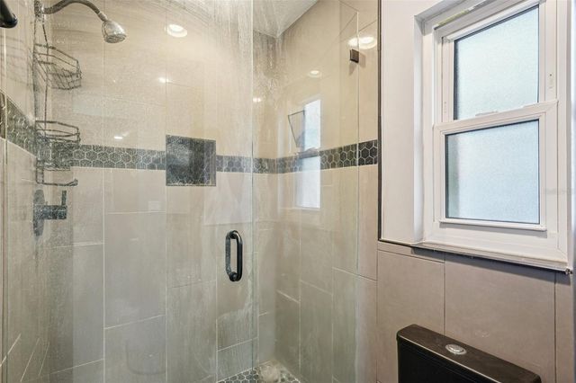 2015 RONALD CIRCLE, Seffner, FL 33584