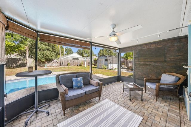 2015 RONALD CIRCLE, Seffner, FL 33584