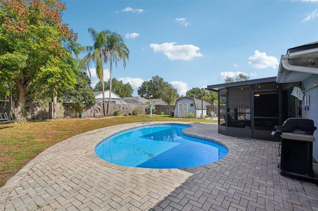 2015 RONALD CIRCLE, Seffner, FL 33584
