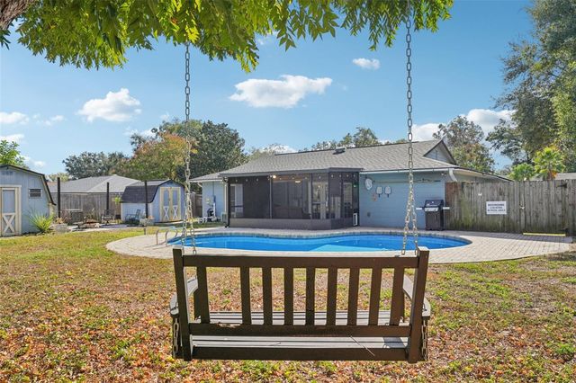 2015 RONALD CIRCLE, Seffner, FL 33584