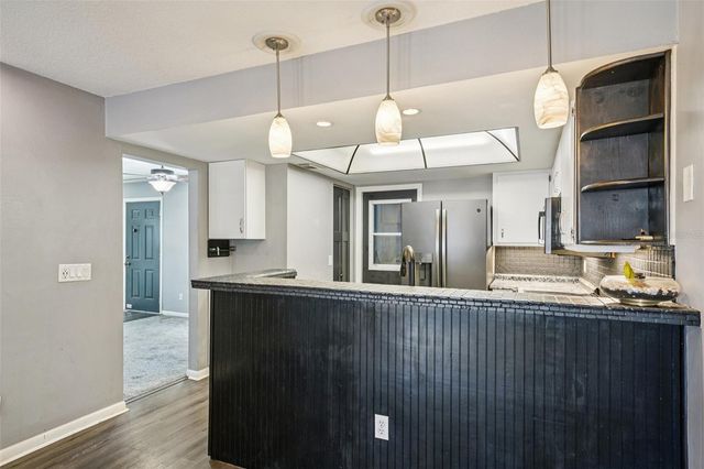 2015 RONALD CIRCLE, Seffner, FL 33584