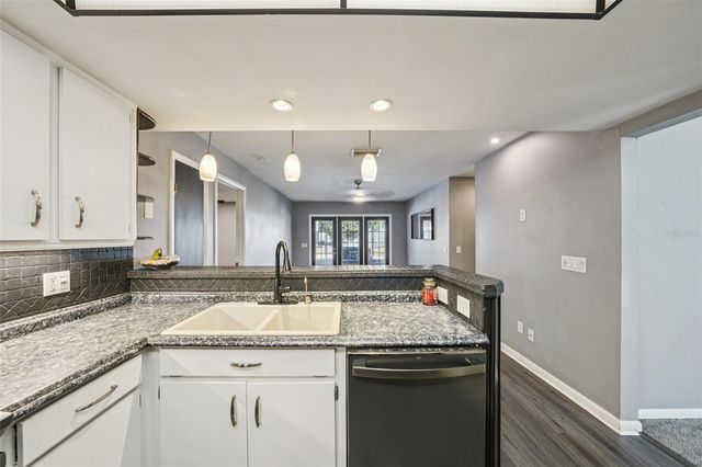 2015 RONALD CIRCLE, Seffner, FL 33584