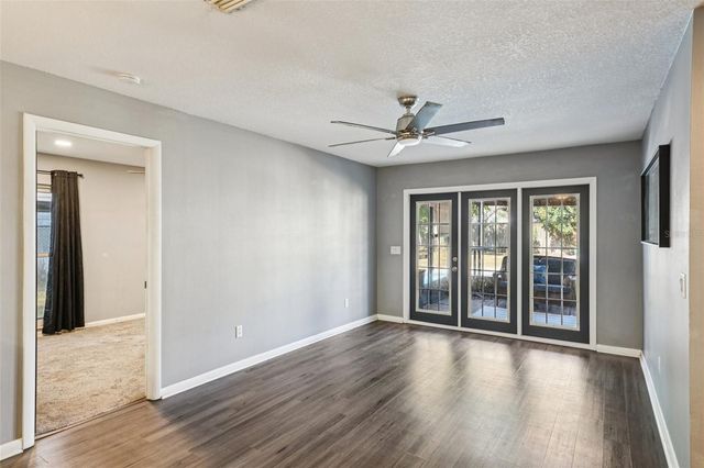 2015 RONALD CIRCLE, Seffner, FL 33584