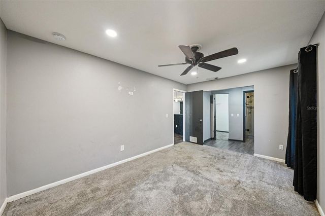 2015 RONALD CIRCLE, Seffner, FL 33584