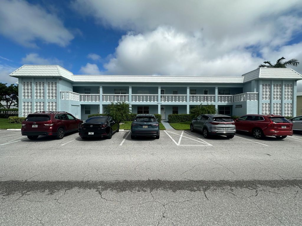 9848 Marina Blvd 811, Boca Raton, FL 33428