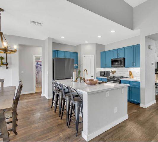 353 Eagle Dr, Ione, CA 95640