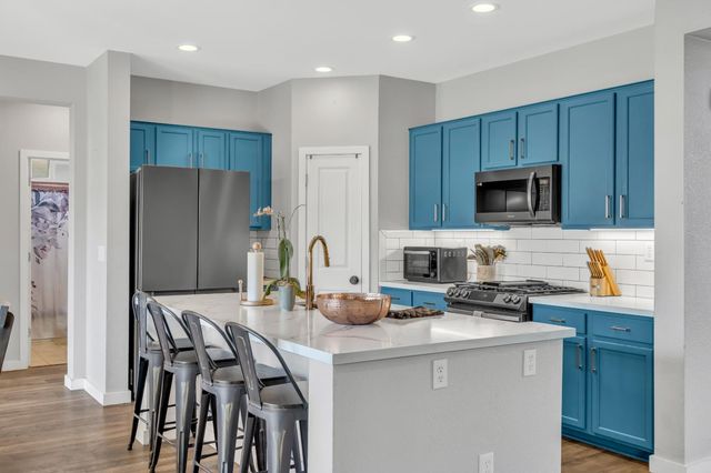 353 Eagle Dr, Ione, CA 95640