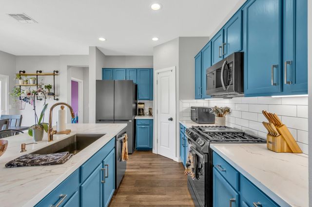 353 Eagle Dr, Ione, CA 95640