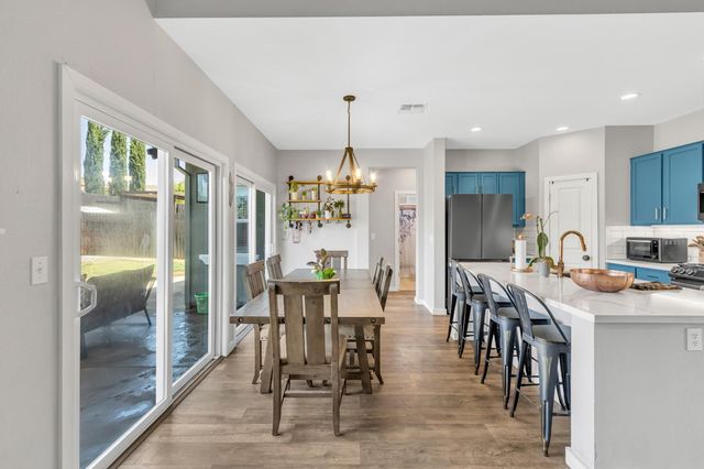 353 Eagle Dr, Ione, CA 95640