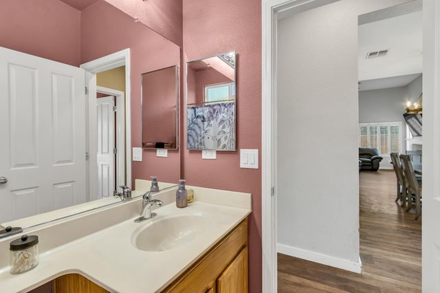 353 Eagle Dr, Ione, CA 95640