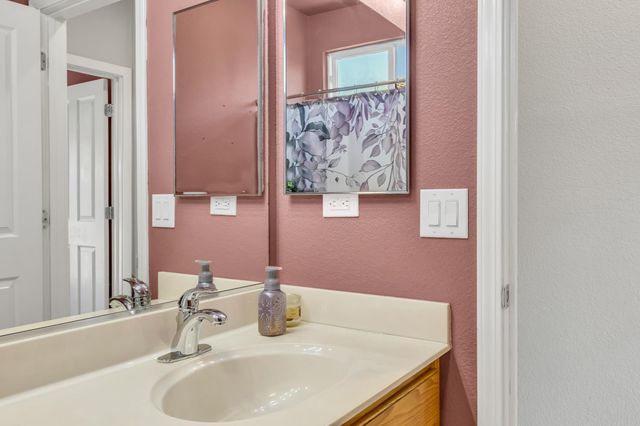 353 Eagle Dr, Ione, CA 95640