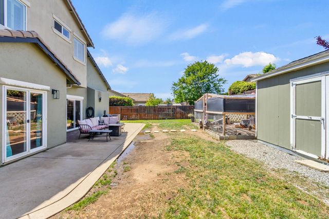 353 Eagle Dr, Ione, CA 95640