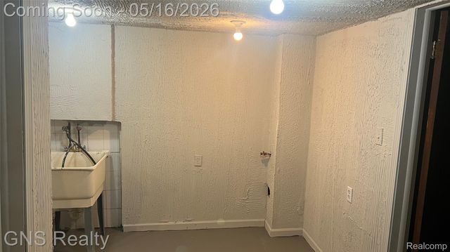 19758 Vermander Avenue, Clinton Charter Township, MI 48035