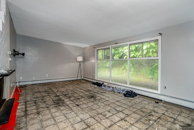61 Barry Rd, Worcester, MA 01609