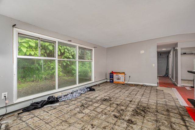 61 Barry Rd, Worcester, MA 01609