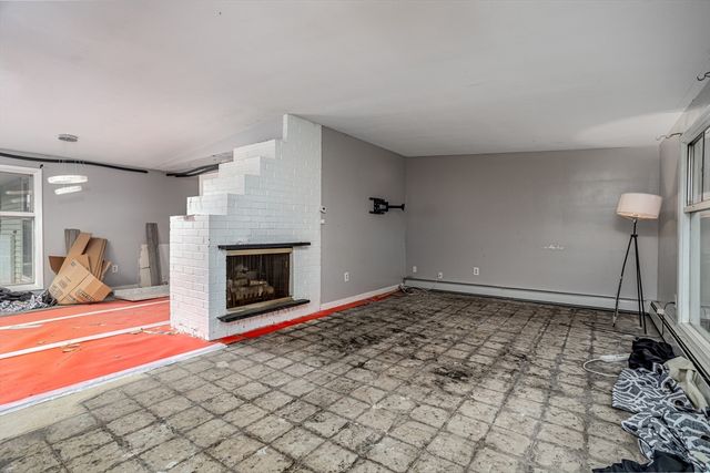 61 Barry Rd, Worcester, MA 01609