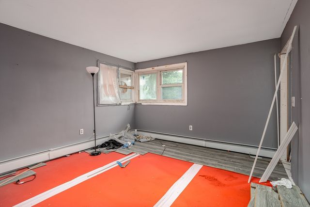 61 Barry Rd, Worcester, MA 01609