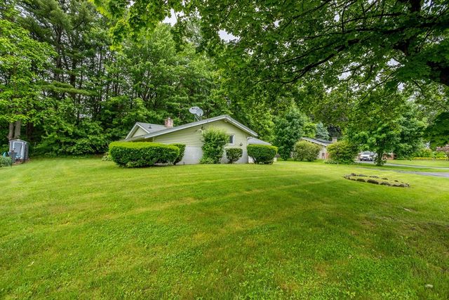 61 Barry Rd, Worcester, MA 01609