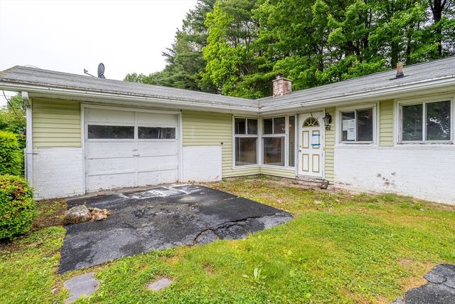 61 Barry Rd, Worcester, MA 01609