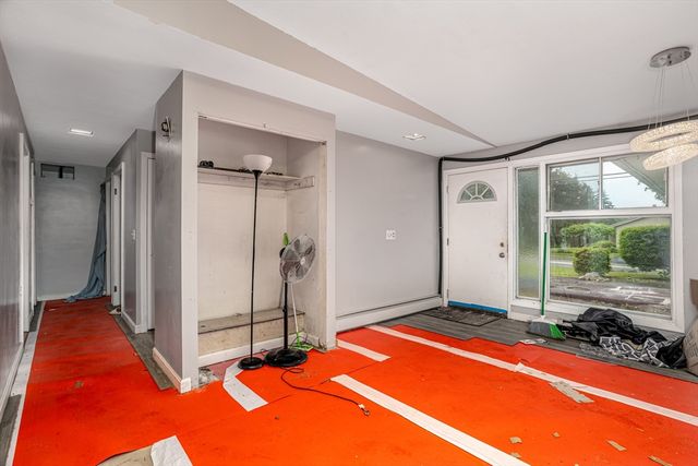 61 Barry Rd, Worcester, MA 01609