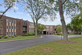 1430 Sandstone Drive 115, Wheeling, IL 60090