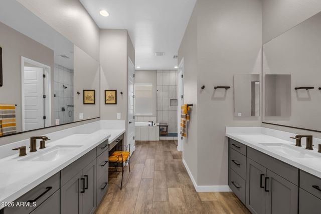 18540 W COLTER Street, Litchfield Park, AZ 85340
