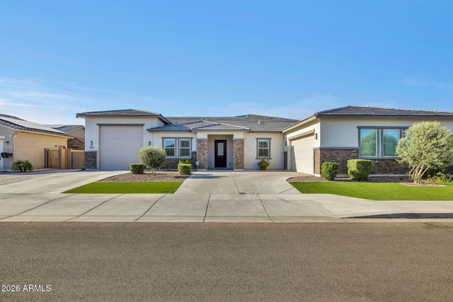 18540 W COLTER Street, Litchfield Park, AZ 85340