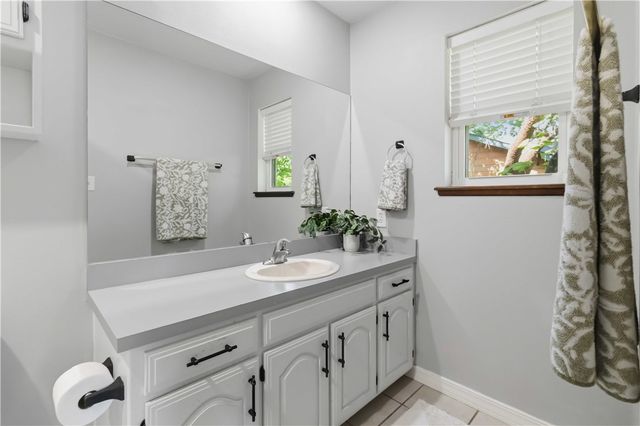 2741 E Ferguson Avenue, Fayetteville, AR 72703